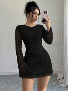 Vestido mini con estampado floral, mangas acampanadas y espalda descubierta para mujer - Negro - Ver 5