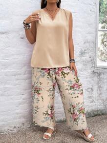 SHEIN VCAY Boho Zwei-Teiler Set in Große Größen: Einfarbige V-Ausschnitt Bluse & Blumenprint Hose, Urlaubsoutfit, für den Sommer