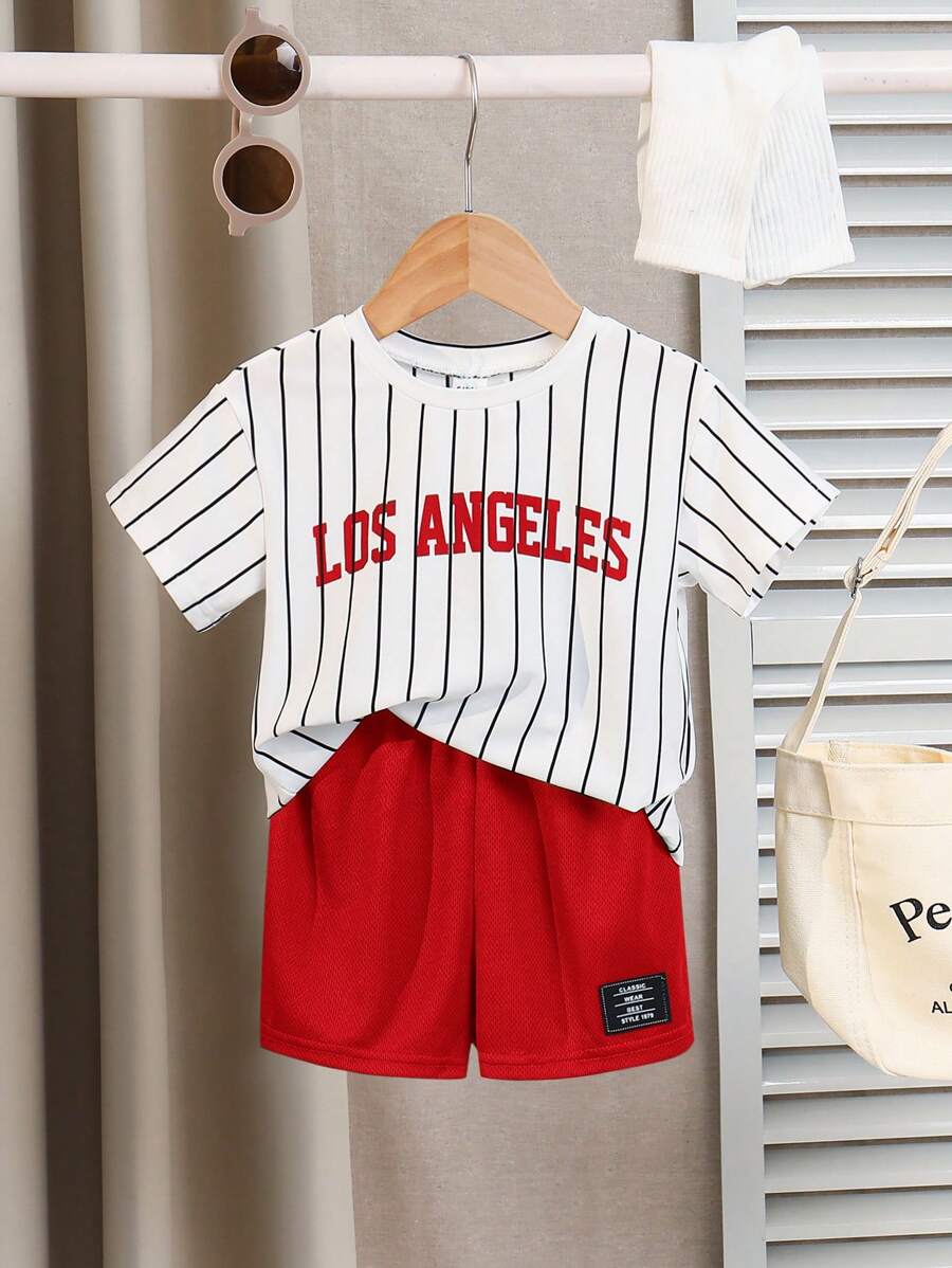 SHEIN 男婴夏季可爱休闲字母条纹短袖上衣和松紧腰短裤套装，适合春夏季日常穿着、上学、旅行和运动 - 紅色 - 查看 1