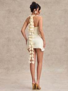 SHEIN BAE Vestido mini ajustado con bloqueo de color en color albaricoque y blanco con decoración floral 3D, tirantes de satén, adecuado para el Día de San Valentín, fiestas, citas románticas, vestidos de dama de honor, eventos formales, uso casual, celebraciones de cumpleaños, atuendo de despedida de soltera