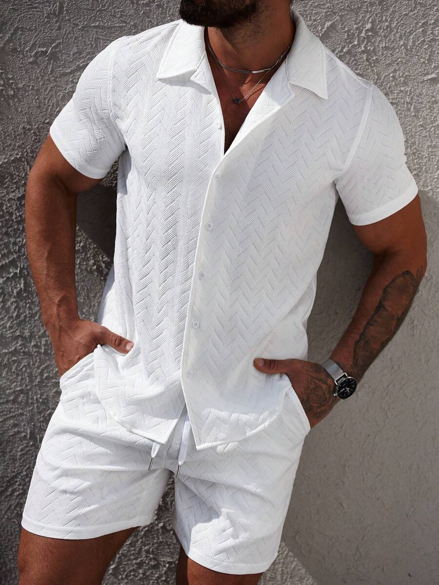 Manfinity CasualCool 男士休闲纯色纹理短袖衬衫和短裤套装，男士夏季白色服装套装