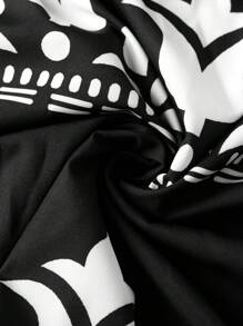 SHEIN LUNE 大码黑白音乐印花 A 字裙