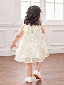 女婴优雅花卉无袖杏色连衣裙，夏季