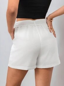 Chiquease 女士腰部饰有孔眼纽扣的休闲短裤 - 白色 - 查看 2