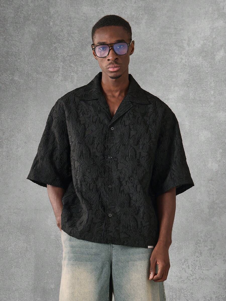 SUMWON Áo sơ mi Organza tay ngắn cài nút Burnout họa tiết sang trọng Bộ sưu tập thiết kế cao cấp Áo phông tiệc mùa hè phong cách studio ngoại cỡ - màu đen - Xem 1