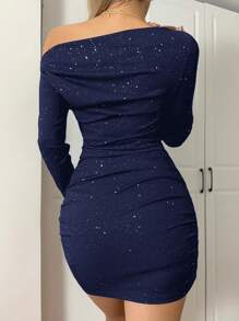 CovetEZ 女士新款不对称肩部褶饰迷你连衣裙 - 藏蓝色 - 查看 2