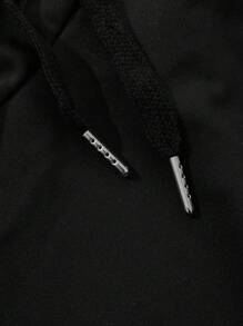 Manfinity EMRG 2 件套男士休闲圆领印花衬衫和短裤套装 - 黑與白 - 查看 5