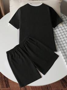 Manfinity EMRG 2pcs Men's Contrast Color Letter Print T-Shirt And Shorts Set