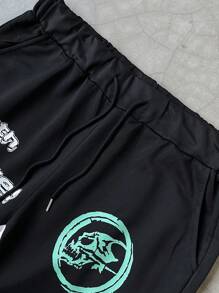 Manfinity Roghcode 火焰印花青春休闲男士T恤套装，是送给男朋友或老公的绝佳礼物。男士青春街头INS风T恤套装，白色T恤上的骷髅印花与绿色字体相得益彰，黑色长裤上点缀着夸张的火焰图案。整体造型酷炫前卫，街头时尚气息十足。 - 黑與白 - 查看 4