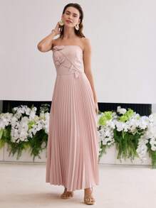 MOTF Soiréza FLORAL PATCHED PLEATED TUBE COCKTAIL DRESS