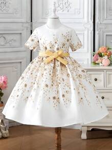 O novo vestido de manga curta com gola redonda e estampa digital para pré-adolescentes, combinado com cinto de laço, já está no mercado. É confortável, moderno, elegante, doce e fofo, no estilo de uma princesa ou socialite, e é um look essencial para passeios diários. - Multicolorido - Ver 3