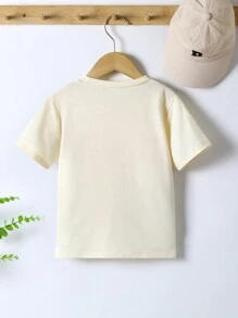 SHEIN 年轻男孩情人节心形和字母印花圆领 T 恤，夏季 - 杏色 - 查看 2