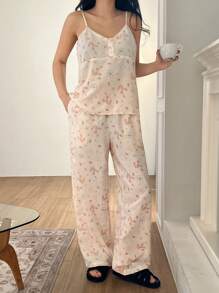 DAZY 可爱图案全印花宽松睡衣套装，含无袖上衣和阔腿裤 - 米色 - 查看 1