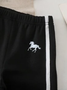 SHEIN Playful Pals 2件裝男嬰黑色與白色短袖T恤與長褲套裝 馬匹印花側邊飾帶 夏季休閒海灘時尚男嬰服飾 - 彩色 - 查看 8
