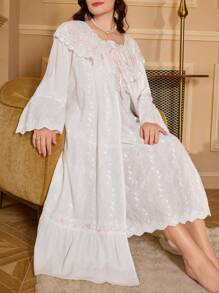 Plus Size Floral Embroidery Contrast Lace Robe And Camisole Dress Vintage Set , Fall Clothes - White - View 4