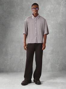 SUMWON Camisa plisada de diseñador, con cuello de botón oversize, manga corta, textura casual, ropa urbana de moda moderna, liviana para el verano y la primavera