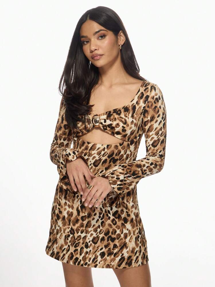 MISSGUIDED Abito mini leopardato con dettagli cut-out, maniche a campana lunghe, fibbia in cristallo, adatto per festa, serate, uscite notturne, estate e autunno