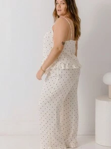 Aralina 曲线缎面荷叶边吊带背心和裤子波尔卡圆点两件套睡衣套装（含发圈） - 米色 - 查看 7