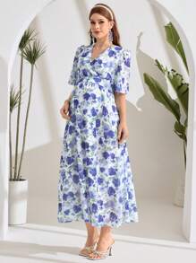 SHEIN Vestido casual de maternidad con cuello en V, manga corta y estampado floral all-over, cómodo
