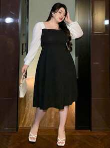 Dazy Plus Robe mi-mollet près du corps à manches évasées, col carré et blocs de couleurs, robe à manches longues pour le printemps/automne en grande taille