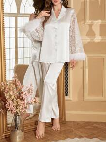 Luxe pyjamaset van imitatiezijde met harige afwerking, kant en patchwork, met brede mouwen