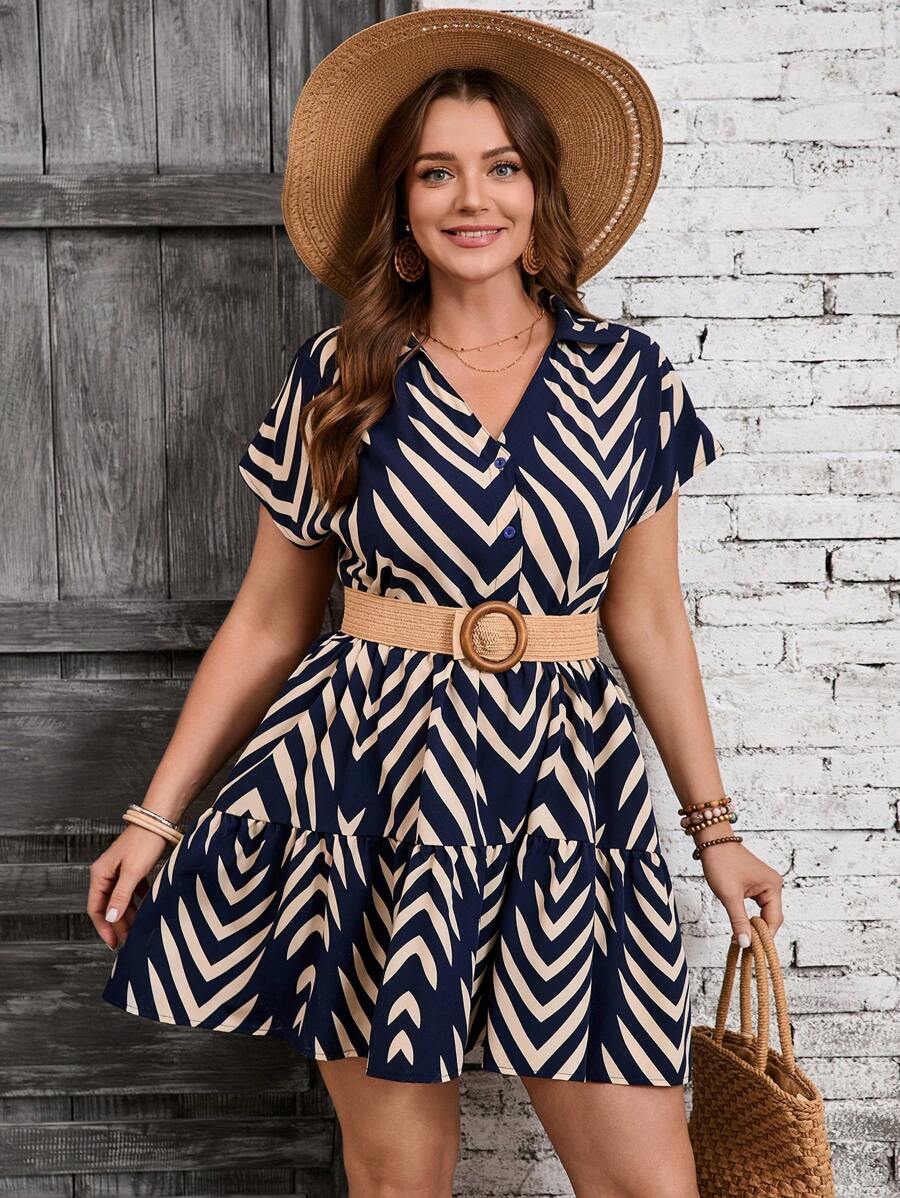 SHEIN VCAY Plus Size Elegancka granatowa sukienka koszulowa z krótkim rękawem i geometrycznym nadrukiem, luźna, krótka, swobodna, odpowiednia na lato, plażę i dzień Świętego Patryka - Niebieski - Zobacz 1