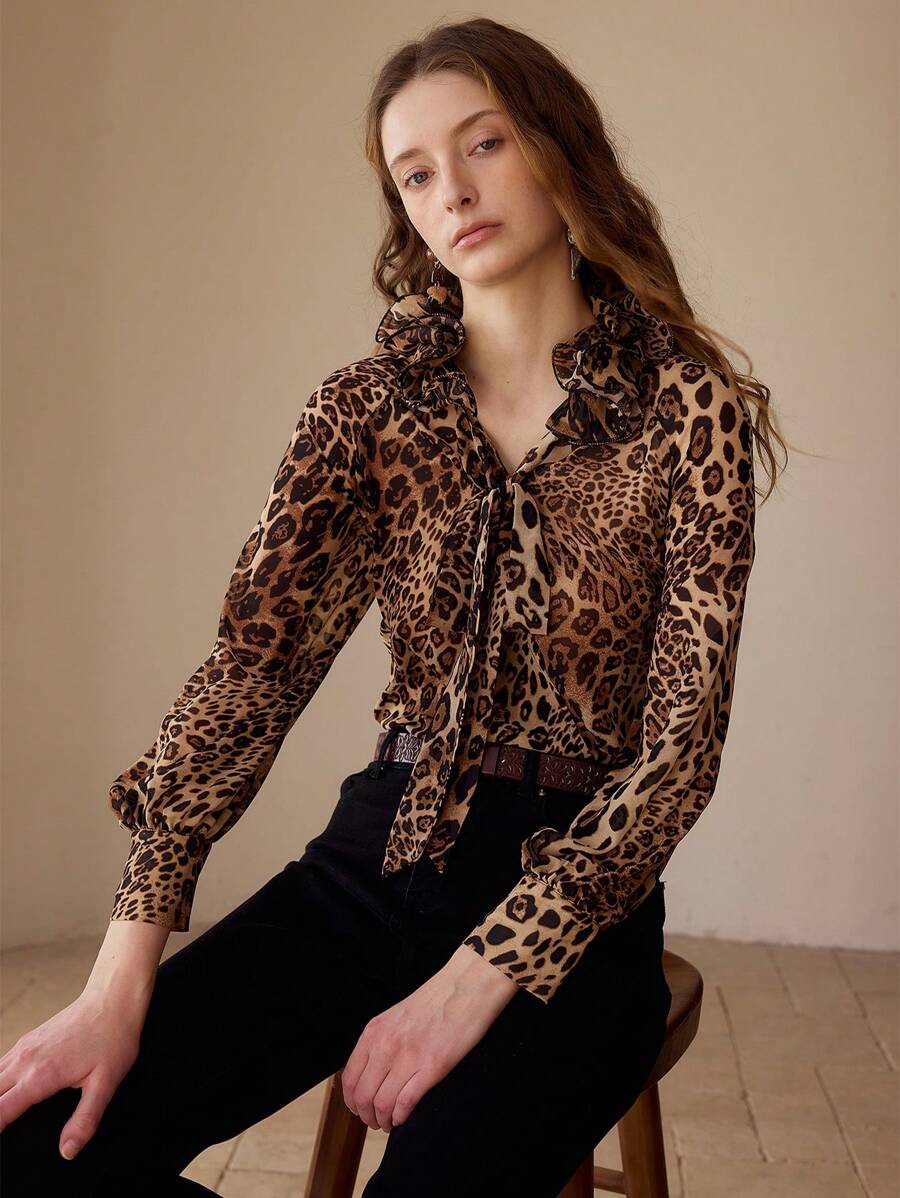 PREMIUM Blusa con collo a fiocco e volant a motivo leopardato - Castano - Visualizzare 1