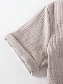 SHEIN 2 件套年轻男孩棉质休闲简约学院风短袖衬衫和短裤，适合日常穿着、学院风、旅行、玩耍、春夏度假、假期、旅行、放松、日光浴 - 卡其色 - 查看 4