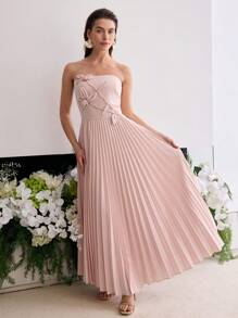 MOTF Soiréza FLORAL PATCHED PLEATED TUBE COCKTAIL DRESS