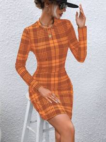 SHEIN Clasi 1 pieza Vestido elegante de manga larga con cuello redondo y plisado, estampado de cuadros, para ropa de Año Nuevo para mujeres