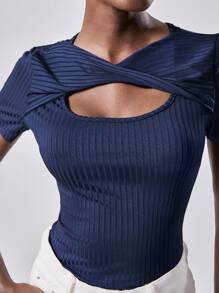 Chiquease Blaues Lässig Bodysuit mit Twist-Vorderseite und Kurzarm für Frauen