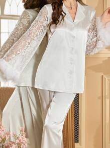 Luxe pyjamaset van imitatiezijde met harige afwerking, kant en patchwork, met brede mouwen