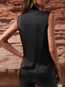 SHEIN Clasi 纯色褶皱重叠领无袖缎面衬衫、无袖上衣 - 黑色 - 查看 2