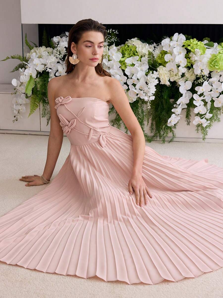 MOTF Soiréza FLORAL PATCHED PLEATED TUBE COCKTAIL DRESS