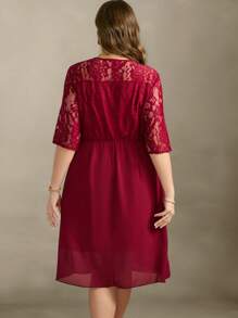 SHEIN Clasi Vestido rojo de talla grande elegante con parches de encaje, gasa con pliegues en la cintura y ajuste al Body, ideal para el Día de San Valentín y la primavera
