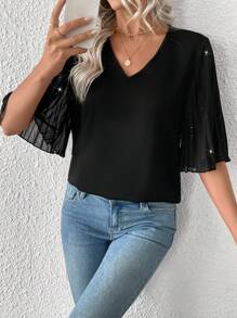 SHEIN Clasi Blusa suelta con cuello en V, plisada, volantes en las mangas y brillo
