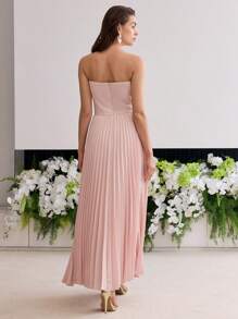 MOTF Soiréza FLORAL PATCHED PLEATED TUBE COCKTAIL DRESS