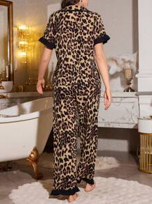Conjunto de pijama con blusa de cuello con volantes de estampado de leopardo y pantalones