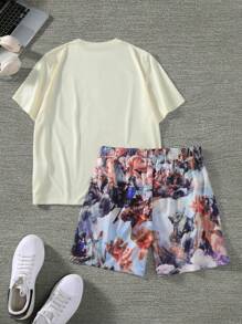 Manfinity EMRG Set maglietta da uomo con tema "GENESIS" e pantaloncini con stampa di elementi di dipinti classici, combina elementi classici in modo intelligente. Set casual da uomo composto da t-shirt a maniche corte con stampa di lettere e pantaloncini, set maschile estivo in due pezzi
