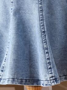 Robe en denim bleu délavé élégante et mode pour bébés/tout-petits, style de rue, sans manches, avec bretelles, décoration de nœud, design dos ajouré, pour l'été