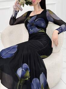 Modelyn Women Square Neck Long Sleeve Floral Print Fitted Casual Dress - Black - View 1
