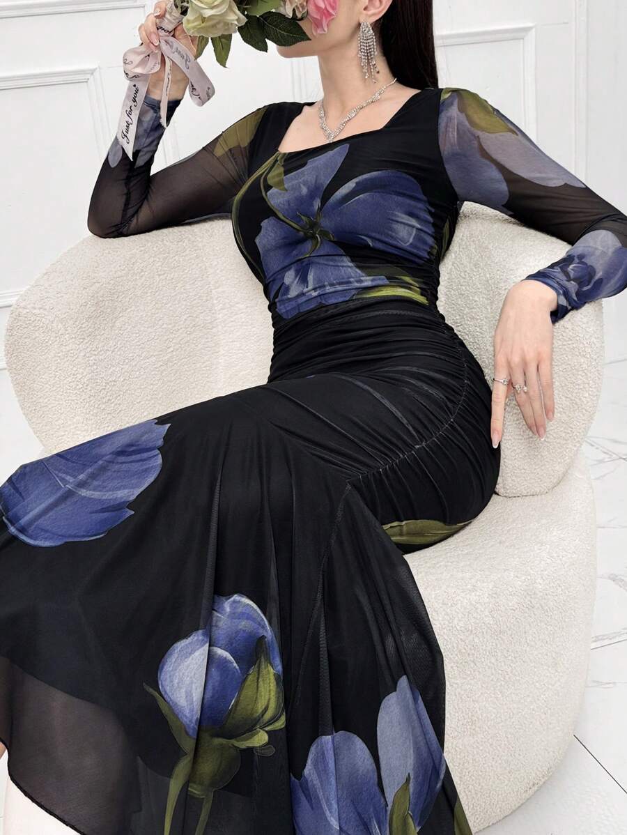 Modelyn Women Square Neck Long Sleeve Floral Print Fitted Casual Dress - Black - View 1
