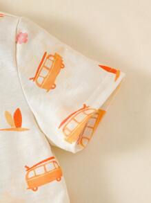 Set de 2 piezas de camisa de manga corta y pantalones cortos casuales para niños con impresión de árbol de coco y coche de dibujos animados, fresco, ligero y cómodo para uso diario y al aire libre en verano