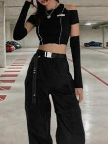 Letter Graphic Cold Shoulder Crop Tee - Black - View 4