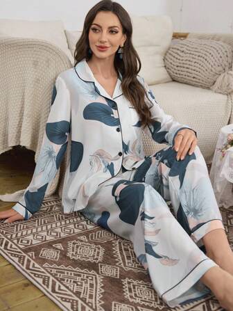 Serenescape 植物叶子印花翻领长袖上衣和长裤睡衣套装，女士假日季、秋冬季服装，舒适优雅细节