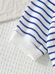 SHEIN Baby-Jungen modische lässige gestreifte Jeans-Kragen-Hoodie und Jeans-Set für den Herbst - Verschiedenfarbig - Übersicht 4