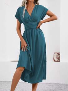 SHEIN Clasi Vestido largo y elegante para mujer con mangas de murciélago, cuello en V superpuesto, plisado en la cintura y unicolor, conjunto de vestimenta para mujer de verano