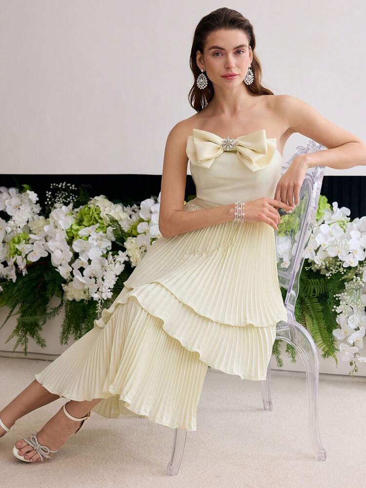 MOTF Soiréza BOW DECOR PLEATED TUBE COCKTAIL DRESS
