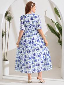 SHEIN Vestido casual de maternidad con cuello en V, manga corta y estampado floral all-over, cómodo