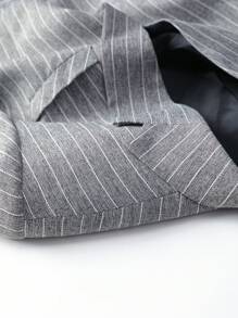 Manfinity Mode Plus Size Front Button Long Sleeve Pocket Striped Minimalist Casual Blazer